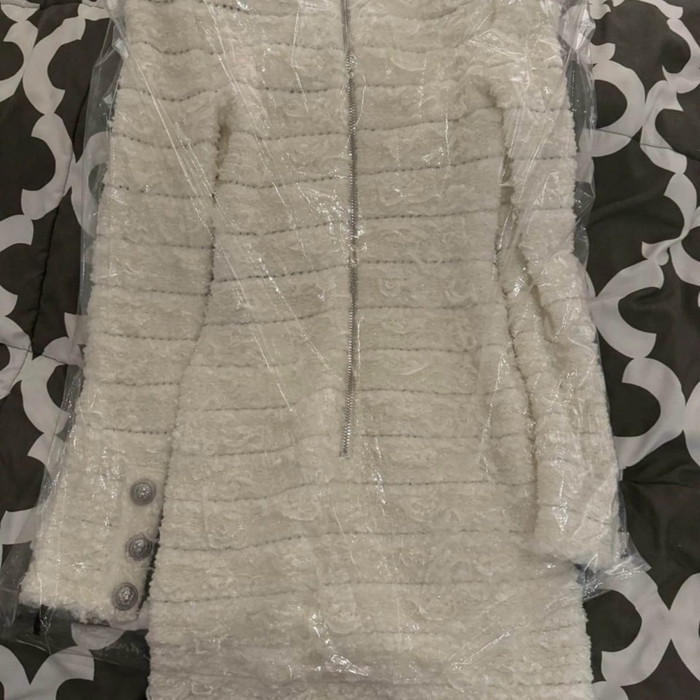 Balmain Short White Tweed Dress With Silver Embossed Buttons - Picture 6 of 7